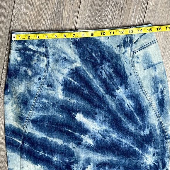 Vintage Bleach Washed Denim Stretch Skirt - Picture 9 of 17